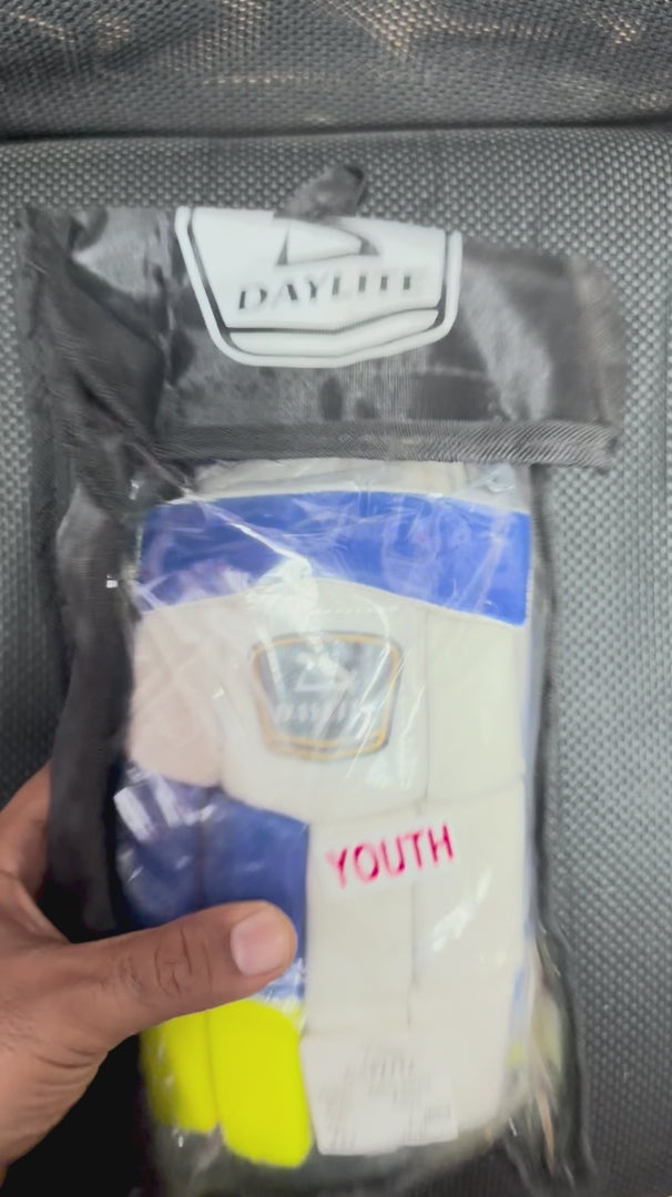 Daylite Cricket Gloves. Split, Liteweight, Breathable Gloves.